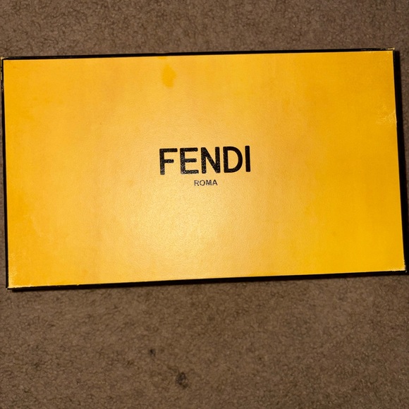 Fendi Yellow Box - Picture 2 of 2